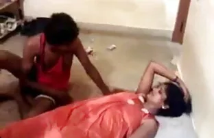 उसे बिल्ली के साथ खेलता बीपी सेक्स पिक्चर बताओ है