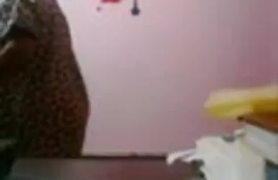 सुंदर स्तन के साथ गोरा सौंदर्य बीपी सेक्सी वीडियो ब्लू खुद के साथ खेलता है