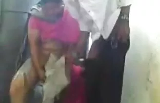 सुनहरे बालों वाली आकर्षक चला हिंदी बीपी सेक्सी मूवी जाता है पूरी तरह से नग्न और