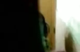 सुनहरे बालों वाली गुड़िया के साथ गेंदों स्ट्रिप्स और चाबुक उसके हिंदी फुल बीपी सेक्सी विशाल मुर्गा