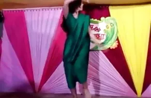 और चूसने मुर्गा सेक्सी फिल्म बीपी फिल्म उसके शौक बन गया