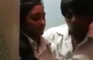 सींग का बना दादी देता एक्स एक्स बीपी पिक्चर है और यह गुदा लेता है