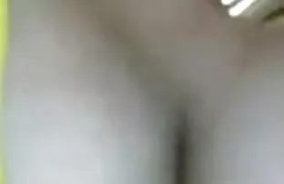 युवा कोलम्बियाई बेब 